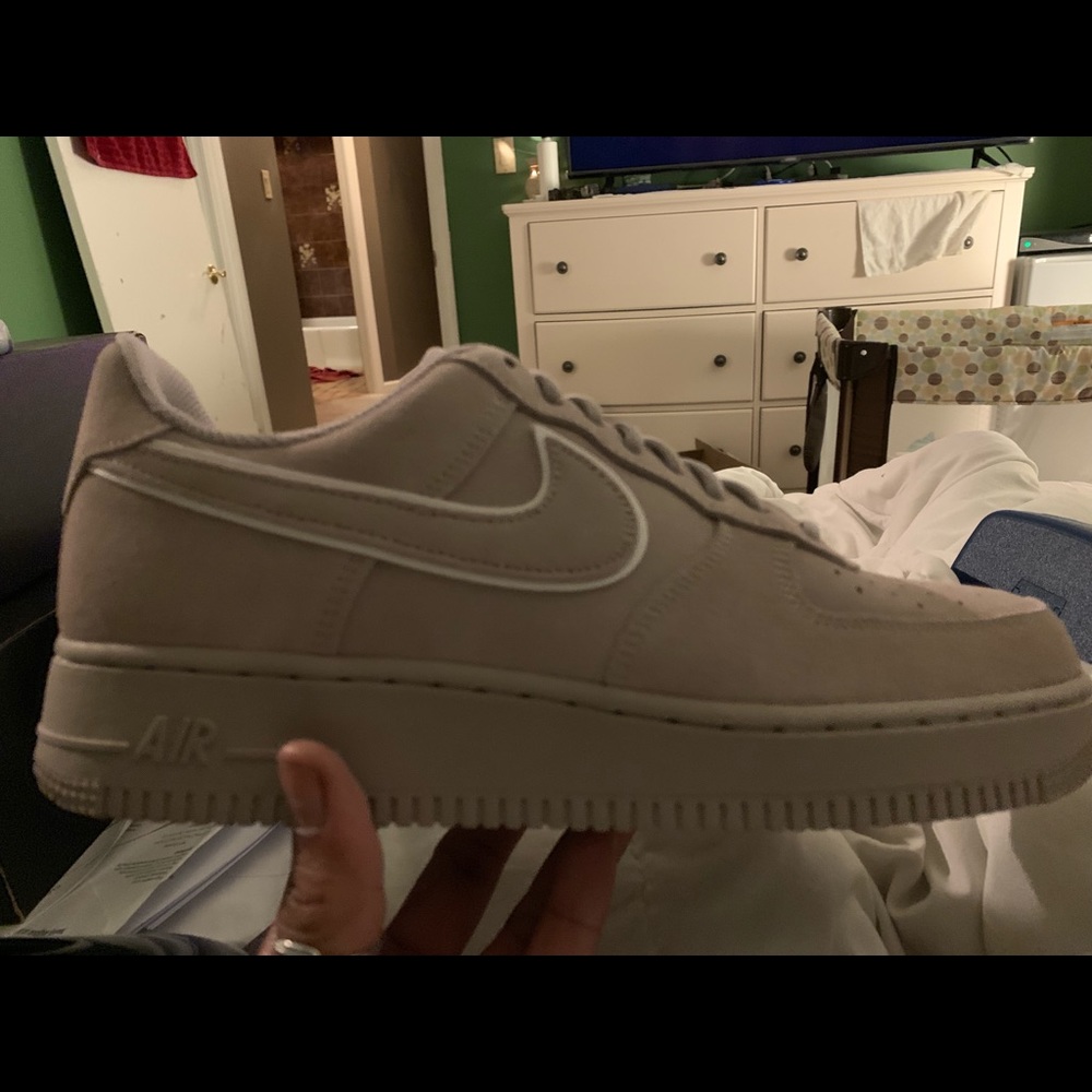 Sneakers - Picture 4 of 8